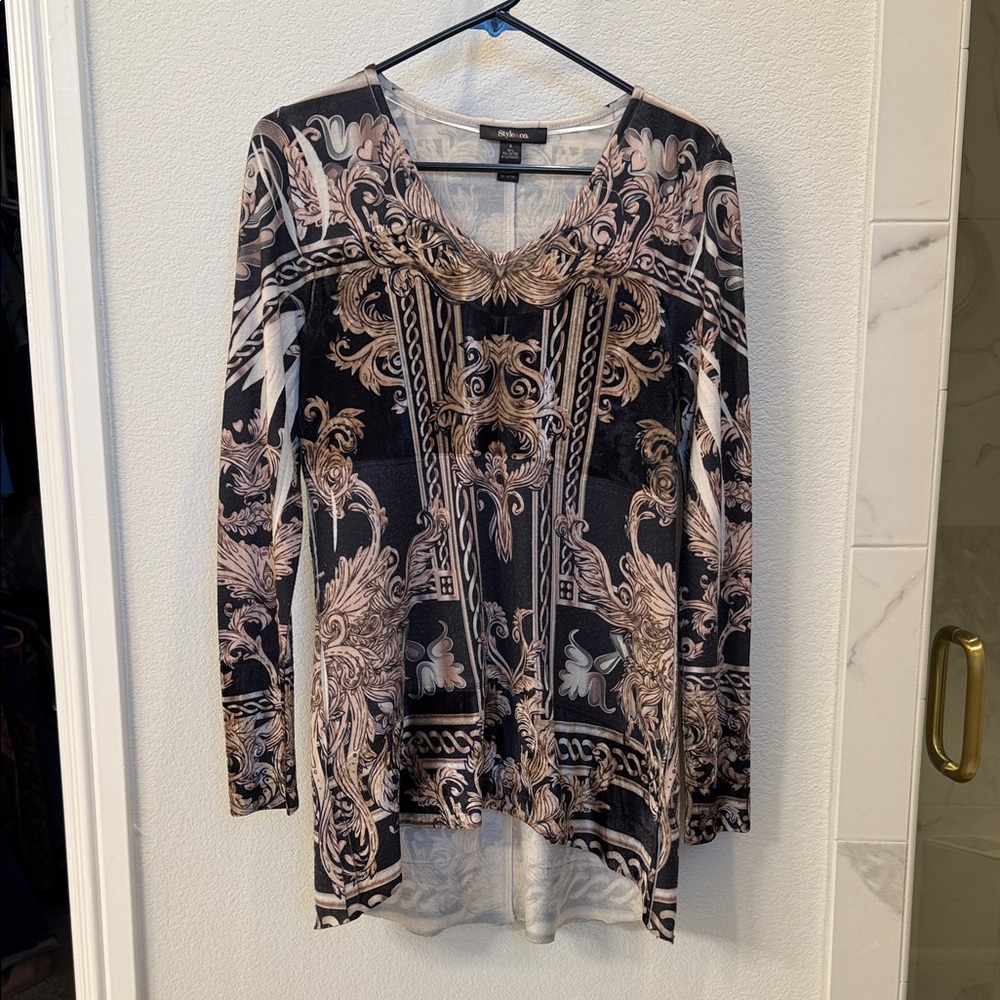 Chico's Ornate Black and Cream Long Sleeve Top